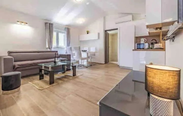 Apartments Eden Sisan