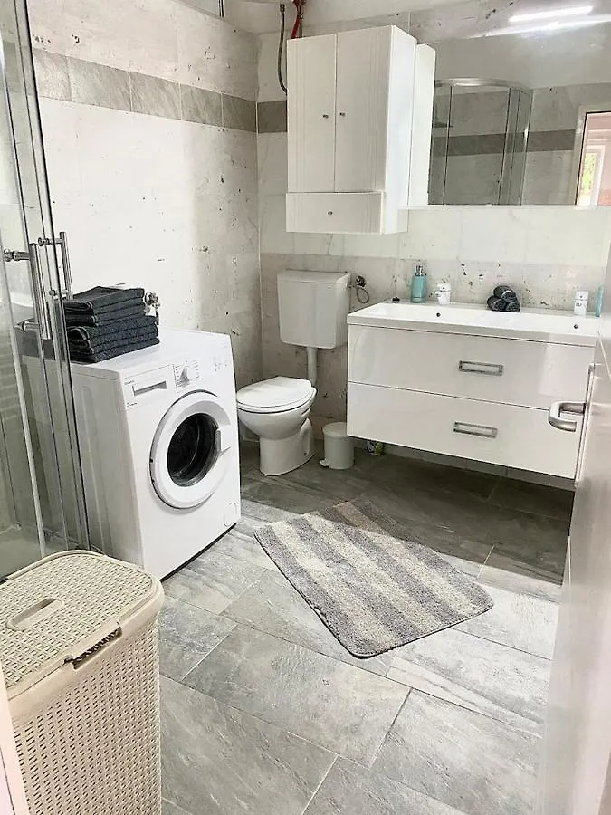 Apartments Eden Sisan