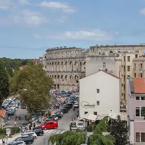  Apartman Sylvia Center
